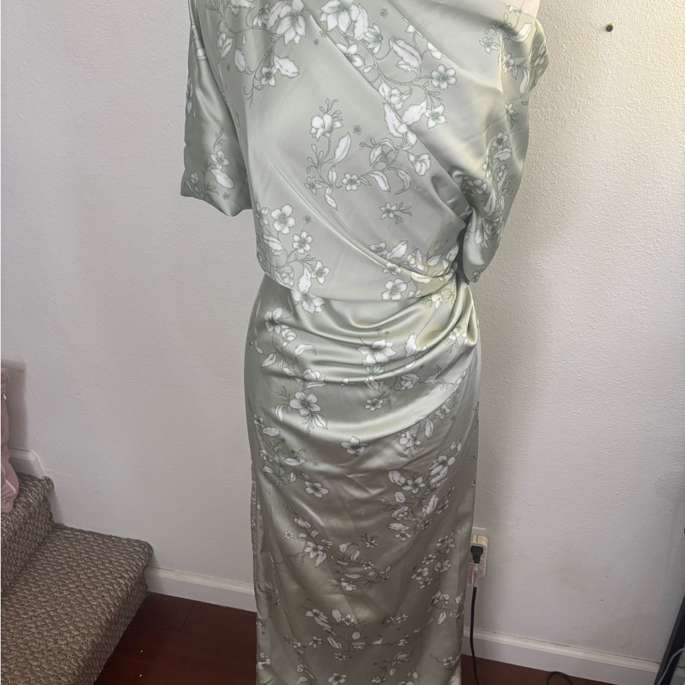 Dessy Nathalie 6901FP MSRP $310 - Picture 2 of 5